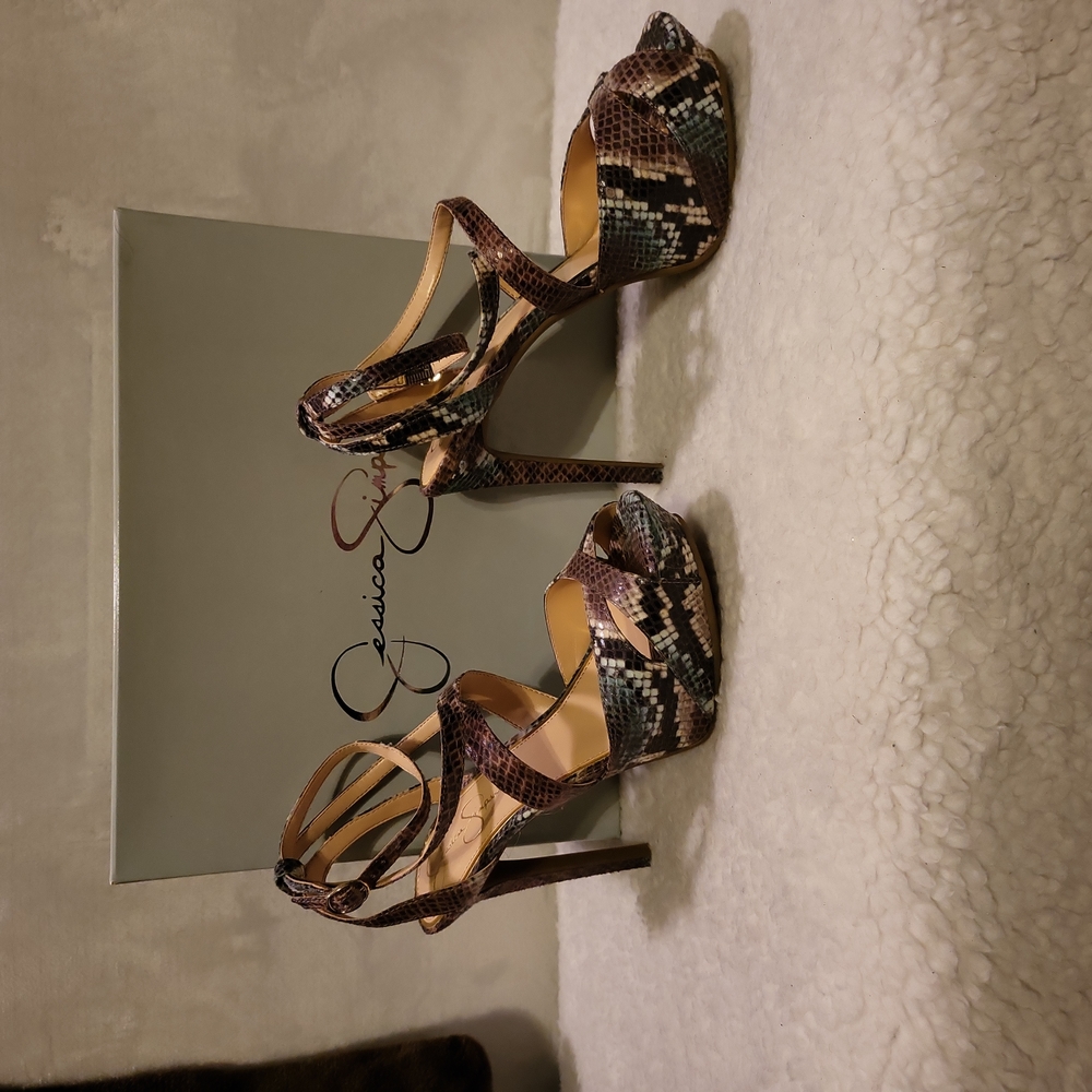 Jessica Simpson Finlay ~ Strappy Python Print Sz … - image 2